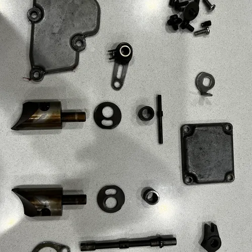 パーツ Rm 1996 Suzuki Rm125 Power Valves And Cover