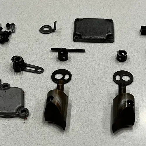 1996 Suzuki Rm125 Power Valves And Cover