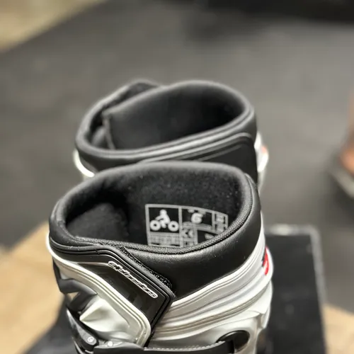 Alpine stars tech 3 black and white