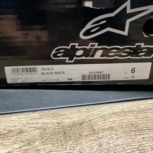 Alpine stars tech 3 black and white