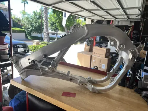 NEW 2024 Yamaha YZ250F OEM Main Frame with MSO BHR-21101-01-00