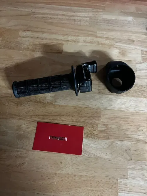 NEW 2025 Yamaha YZ450F OEM Throttle Grip Assy + Cover + Cable D02-26240-00-00