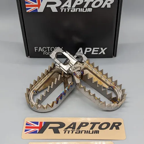 Raptor RX023 KTM Husky Gas Gas - Titanium footpegs -5mm back