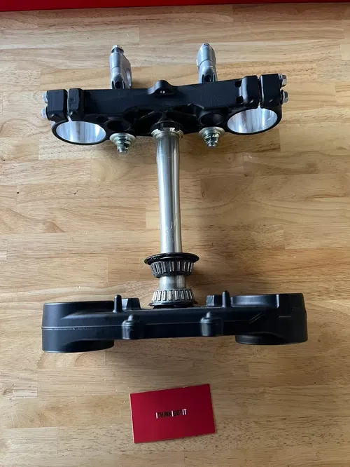 NEW 2024-2025 Yamaha YZ250F YZ450F OEM  Triple Clamps B7R-23340-00-00 B2W-23435-