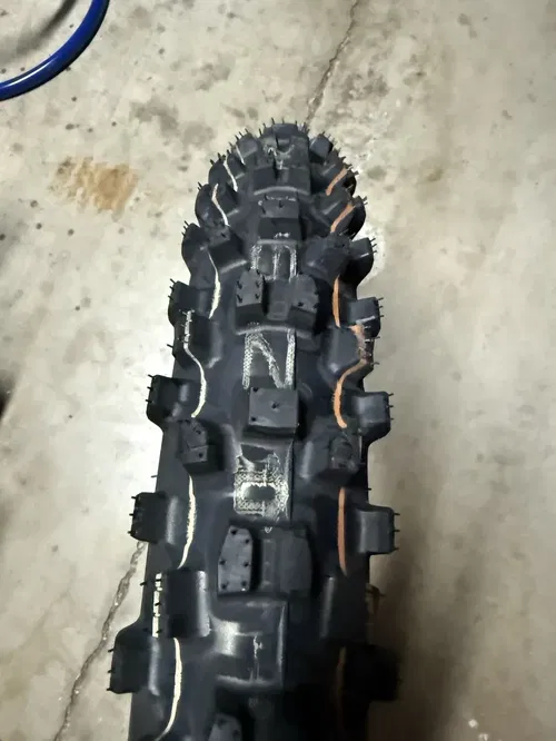 Dunlop MX33 Geomax Soft/Intermediate Terrain Tire 80/100x21 for Yamaha