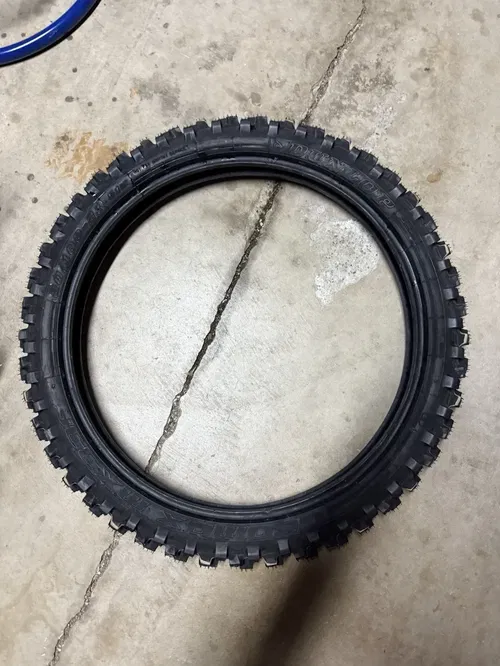 Dunlop MX33 Geomax Soft/Intermediate Terrain Tire 80/100x21 for Yamaha
