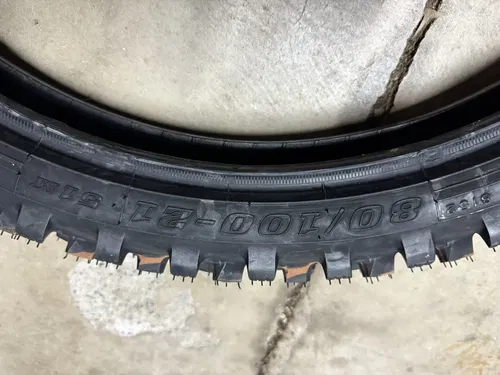 Dunlop MX33 Geomax Soft/Intermediate Terrain Tire 80/100x21 for Yamaha