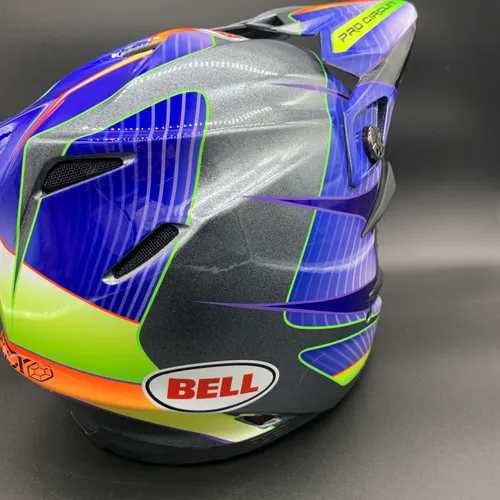 Bell Helmets - Size XL