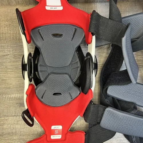 Pod Mx K4 Knee Braces Medium/Large with box