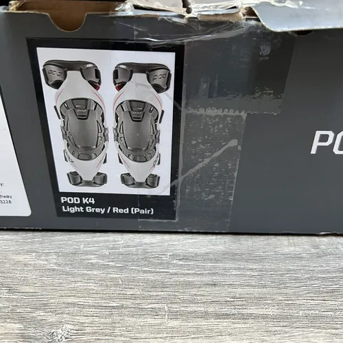 Pod Mx K4 Knee Braces Medium/Large with box