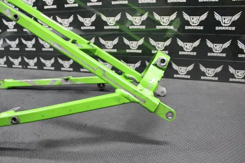 2002 KAWASAKI 99-02 KX125 KX250 OEM REAR BACK SUB FRAME SUBFRAME RAIL STRAIGHT