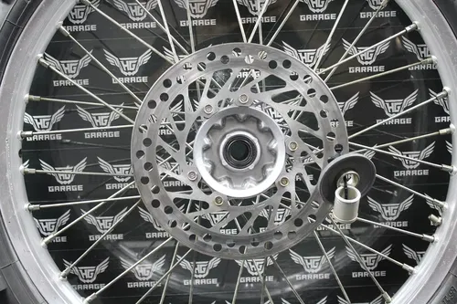 2001 HONDA CR250R OEM FRONT WHEEL RIM HUB TIRE ROTOR COMPLETE 44650-MAC-680