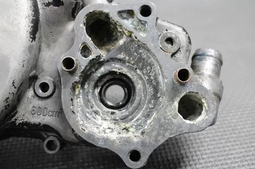 1985 HONDA CR125R OEM ENGINE RIGHT SIDE CASE INNER CLUTCH COVER 11340-KA3-760