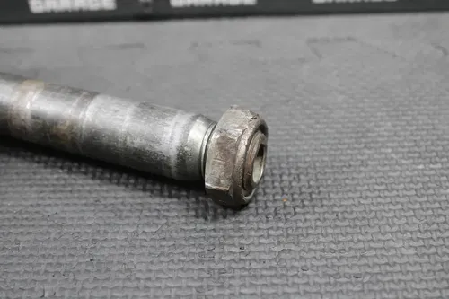 2001 HONDA CR250R OEM REAR AXLE BACK WHEEL RIM PIVOT BOLT AXEL 42301-KZ4-J40