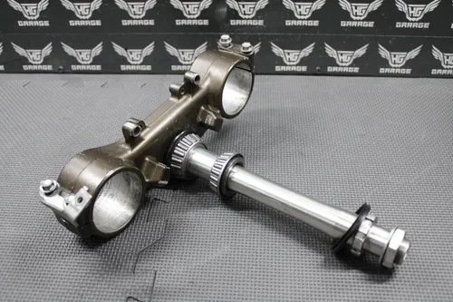 2006 KAWASAKI KX250 2 STROKE OEM FRONT FORK  LOWER TRIPLE TREE STEM CLAMP