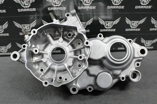 2005 SUZUKI 02-21 RM85 OEM ENGINE LEFT SIDE CRANKCASE CRANK CASE 11300-03822