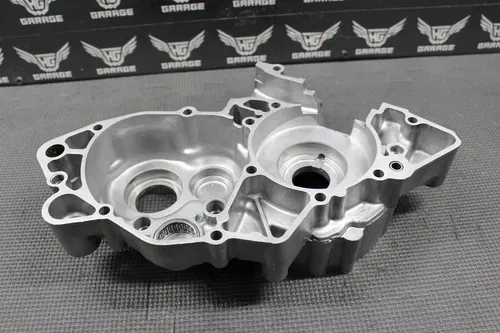2005 SUZUKI 02-21 RM85 OEM ENGINE LEFT SIDE CRANKCASE CRANK CASE 11300-03822