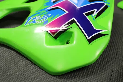 1990 KAWASAKI KX125 AFTERMARKET GREEN TANK RADIATOR SHROUDS PLASTICS GRAPHICS