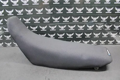 1999 KAWASAKI 99-05 KDX200 99-04 KDX220R OEM SEAT SADDLE NEUTRON GRIPPER COVER