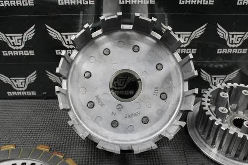 KAWASAKI KDX250SR KDX250 SR OEM CLUTCH BASKET W PLATES HUB HOUSING 13095-1255