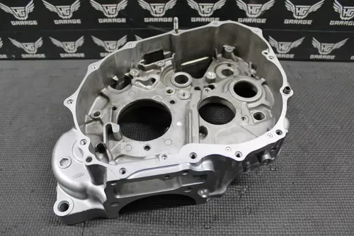 2003 96-04 HONDA XR400R OEM RIGHT ENGINE MOTOR CRANKCASE CRANK CASE 11100-KCY-67