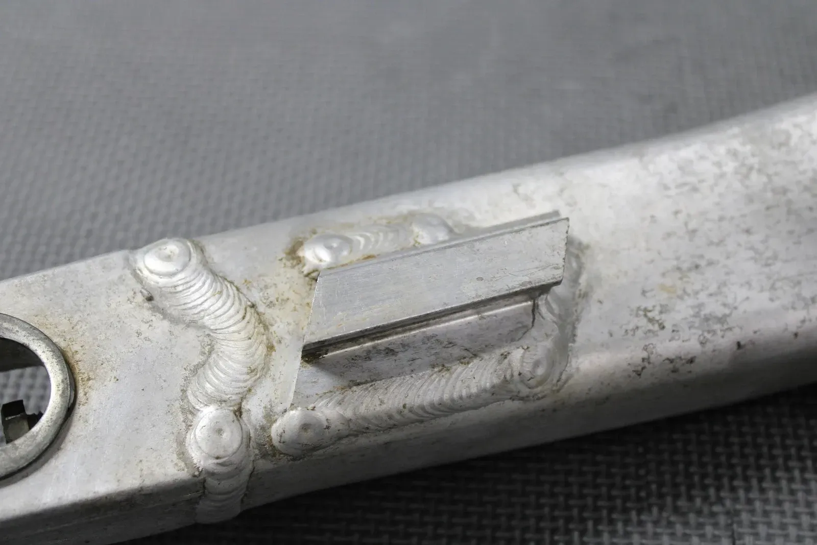 2007 2008 KAWASAKI KX250F OEM SWINGARM SWING ARM REAR SUSPENSION 33001-0107 GOOD