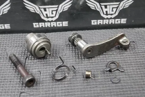 2004 HONDA CRF450R CYLINDER HEAD CAMSHAFT DECOMPRESSION BASE & ARM 14103-MEB-670