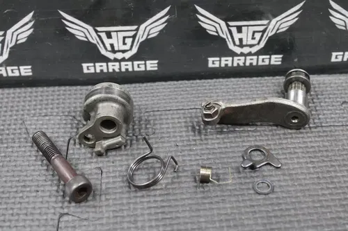 2004 HONDA CRF450R CYLINDER HEAD CAMSHAFT DECOMPRESSION BASE & ARM 14103-MEB-670