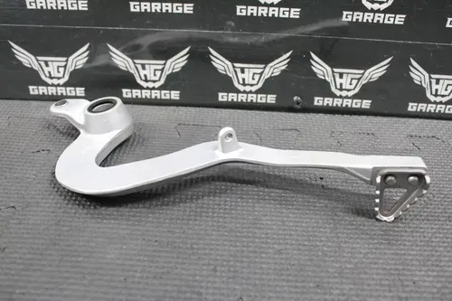 2001 01-02 SUZUKI RM125 OEM RIGHT REAR BRAKE FOOT PEDAL LEVER 43100-36F00