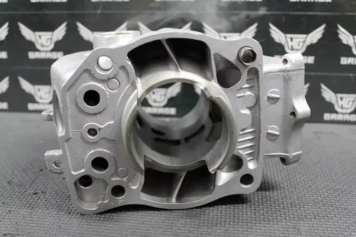 2001 HONDA CR250R OEM ENGINE MOTOR CYLINDER STD BORE JUG TOP END 12101-KZ3-L10