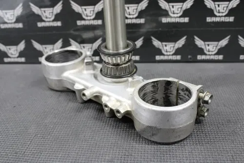 1999 SUZUKI 99-00 RM125 RM250 OEM FRONT FORKS CLAMP LOWER TRIPLE TREE STEM