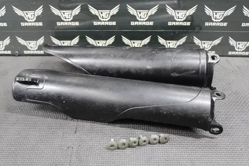 2004 HONDA CR125R CR250R BLACK FRONT LEFT RIGHT FORK GUARDS SHIELDS BOLTS