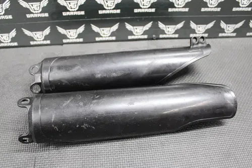 2004 HONDA CR125R CR250R BLACK FRONT LEFT RIGHT FORK GUARDS SHIELDS BOLTS