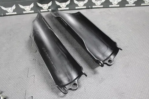 2004 HONDA CR125R CR250R BLACK FRONT LEFT RIGHT FORK GUARDS SHIELDS BOLTS