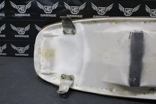 2004 HONDA CRF450R OEM SEAT SADDLE FOAM PAN BASE NO COVER 77100-MEN-670