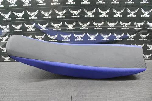 2011 YAMAHA YZ450F OEM SEAT SADDLE FOAM PAN COVER COMPLETE 33D-24710-50-00