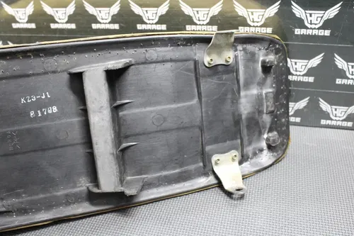 1999 HONDA CR125R CR250R OEM SEAT SADDLE FOAM PAN COMPLETE 77100-KZ3-J10