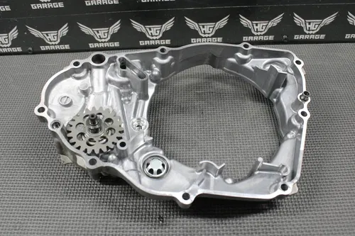 2022 YAMAHA YZ250F YZ250FX OEM RIGHT CRANK CASE INNER CLUTCH COVER WATER PUMP 2