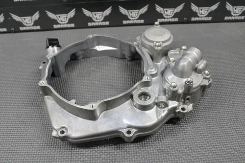 2022 YAMAHA YZ250F YZ250FX OEM RIGHT CRANK CASE INNER CLUTCH COVER WATER PUMP 2