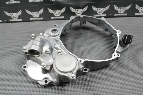 2022 YAMAHA YZ250F YZ250FX OEM RIGHT CRANK CASE INNER CLUTCH COVER WATER PUMP 2