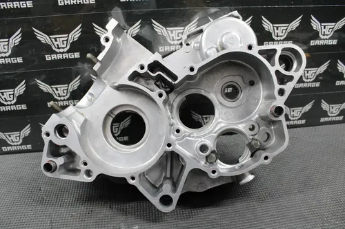 2003 02-04 YAMAHA YZ125 OEM LEFT RIGHT ENGINE CRANKCASE CRANK CASES BLOCK NICE!