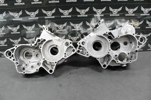 2003 02-04 YAMAHA YZ125 OEM LEFT RIGHT ENGINE CRANKCASE CRANK CASES BLOCK NICE!