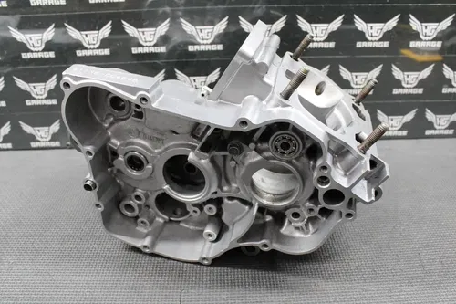 2003 02-04 YAMAHA YZ125 OEM LEFT RIGHT ENGINE CRANKCASE CRANK CASES BLOCK NICE!
