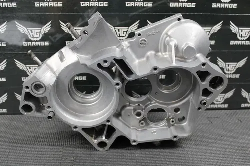 2003 KAWASAKI KX125 OEM RIGHT SIDE ENGINE CRANKCASE CRANK CASE HALF 14001-5403