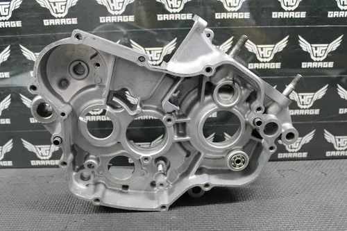 2003 KAWASAKI KX125 OEM RIGHT SIDE ENGINE CRANKCASE CRANK CASE HALF 14001-5403
