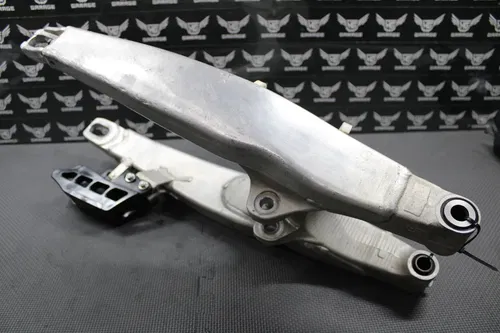 2020 YAMAHA 19-20 YZ250FX YZ250F OEM SWINGARM SWING ARM SUSPENSION BR9-22110-00