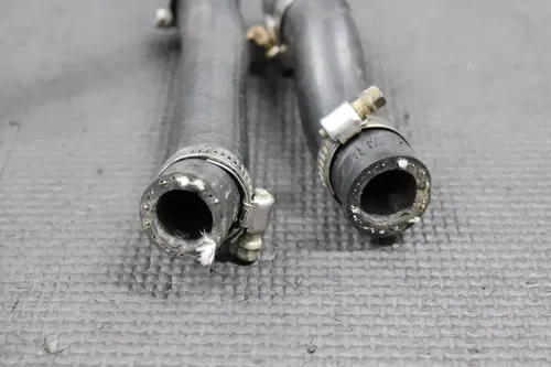 2000 2001 HONDA CR250R OEM RIGHT FILL SIDE RADIATOR COOLER HOSES 19010-KZ3-A92