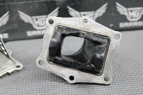 2001 HONDA CR250R OEM INTAKE BOOT INSULATOR REED BLOCK REEDS 16221-KZ3-L10