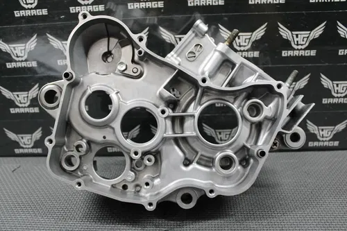 2003 HONDA CR125R OEM RIGHT ENGINE MOTOR CRANKCASE CRANK CASE 04921-KZ4-L30 NICE