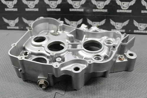 2003 HONDA CR125R OEM RIGHT ENGINE MOTOR CRANKCASE CRANK CASE 04921-KZ4-L30 NICE